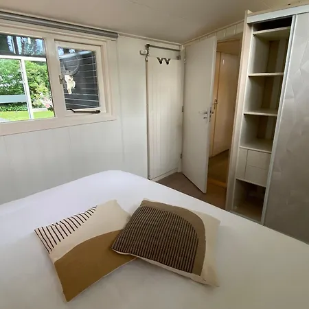 't Veluwse Boshuus 44 شاليه *