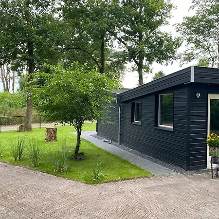 't Veluwse Boshuus 44 شاليه *