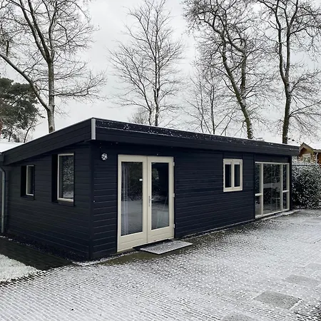 't Veluwse Boshuus 44 شاليه